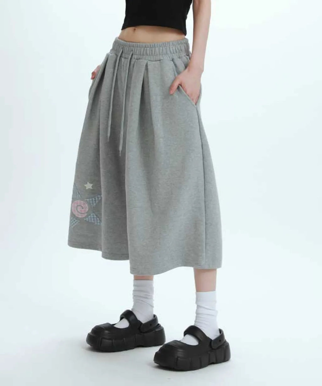 Check Star Applique Bermuda Pants