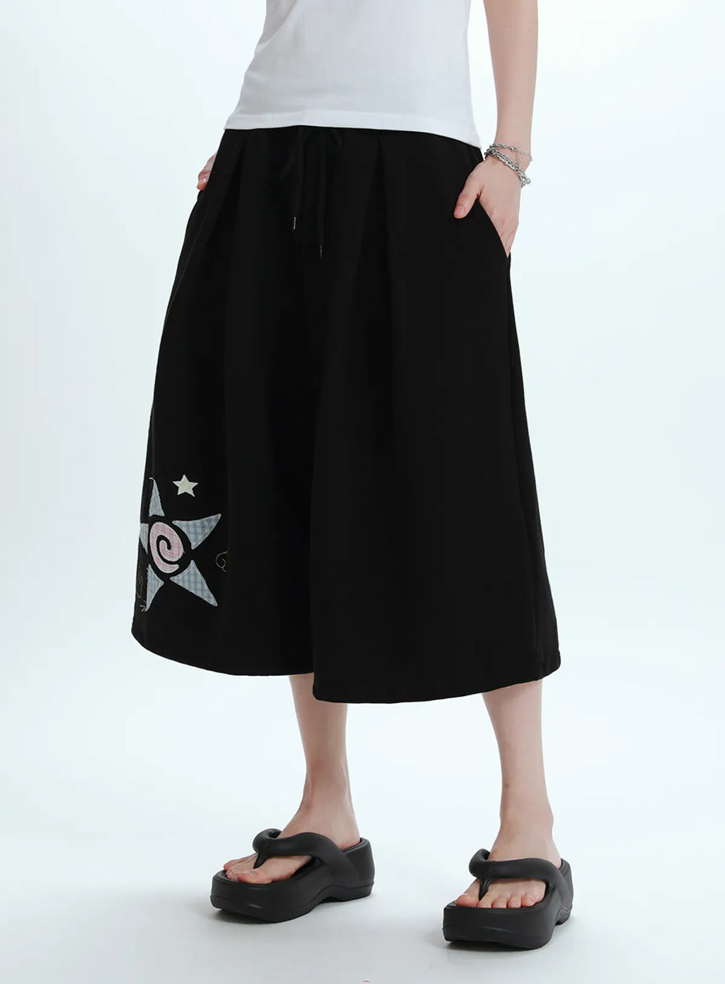 Check Star Applique Bermuda Pants
